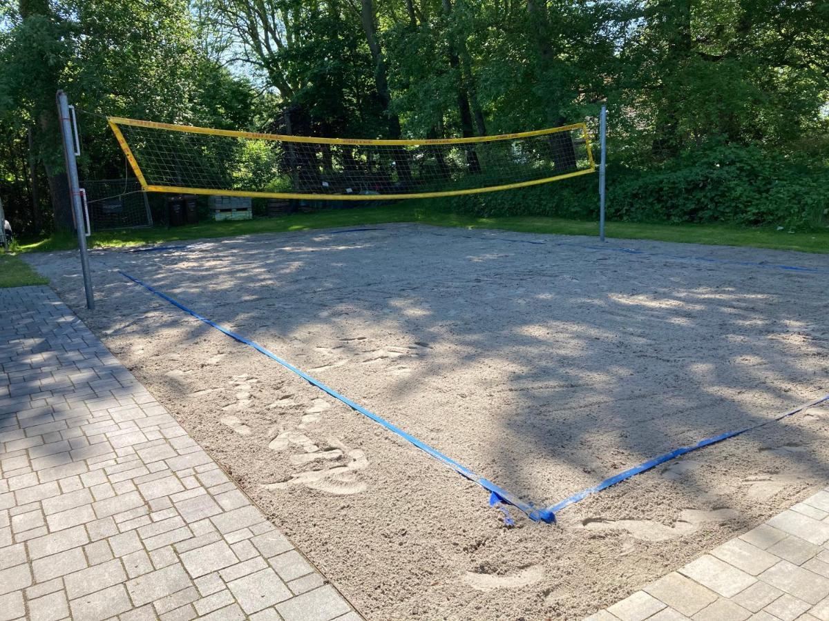 Ferienhaeuser Boddenstrand Wiek auf Rügen 외부 사진